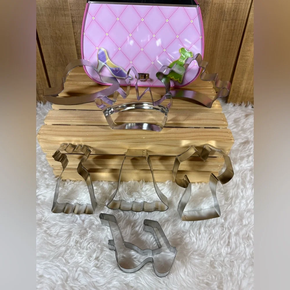Williams Sonoma Dress Up Clothes Head To Toe Bougie Cookie Cutters Metal Purse